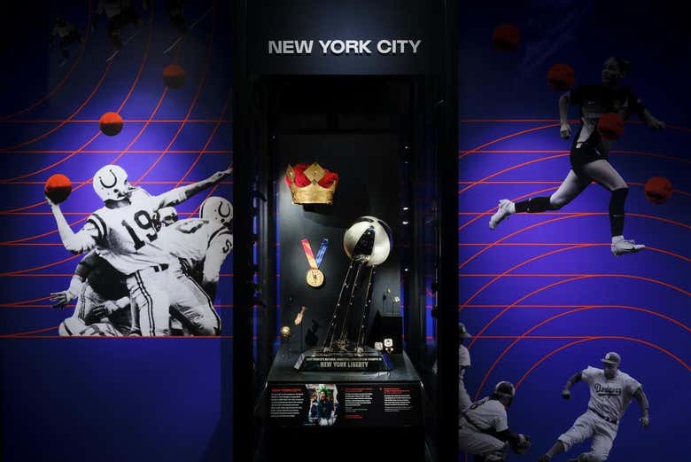 Exposição “For the Win: Objetos de Excelência Esportiva”