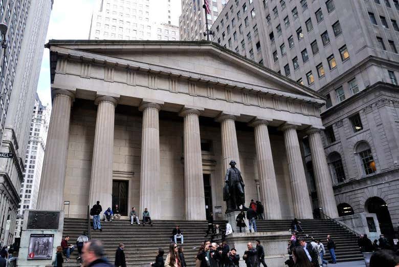Federal Hall, na zona financeira de Wall Street