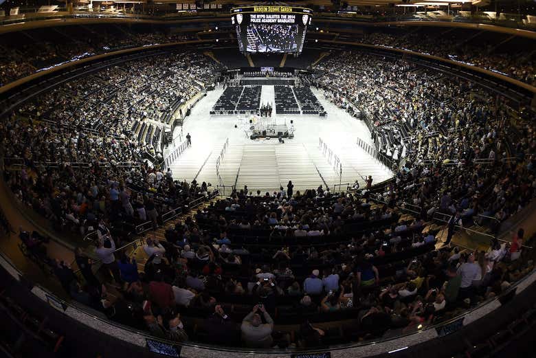 Disfrutando de un partido en el Madison Square Garden