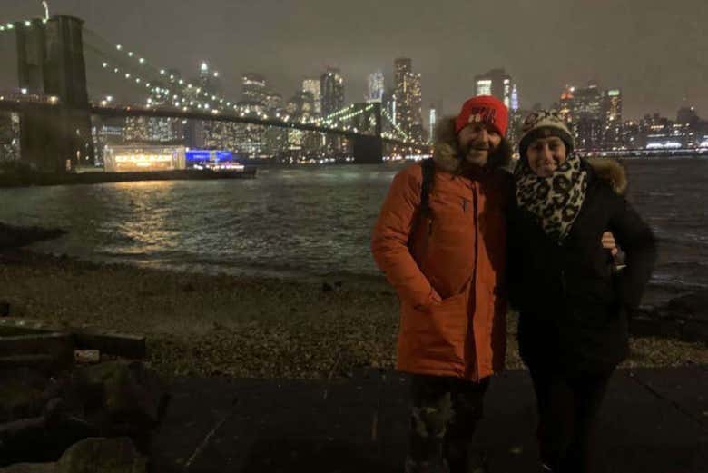 Visit the city with friends