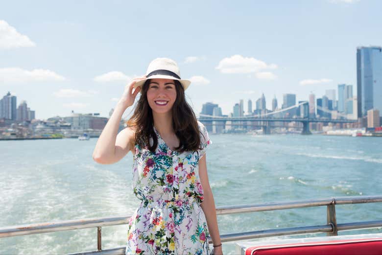 Disfrutando del paseo en barco alrededor de Manhattan