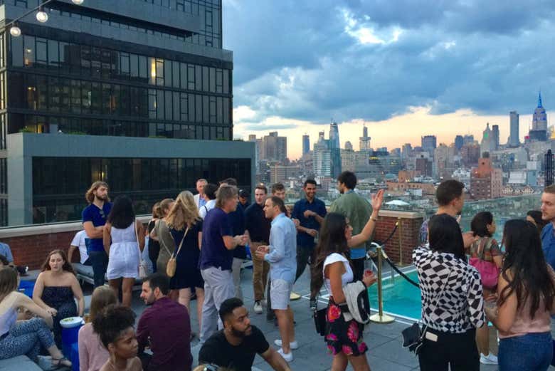 Vue sur New York depuis la terrasse de l'un des bars
