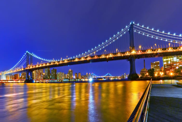 Manhattan Bridge lit up