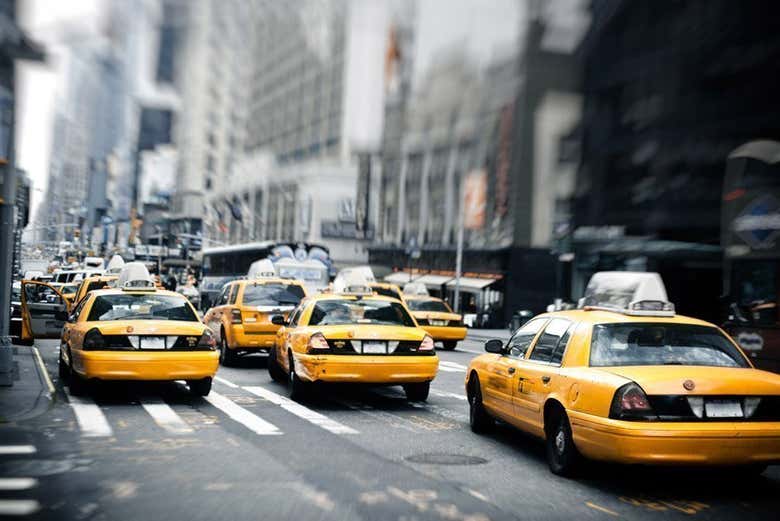 Taxis recorriendo Nueva York