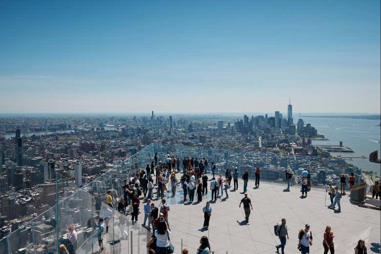 Contemplando lo skyline di Manhattan