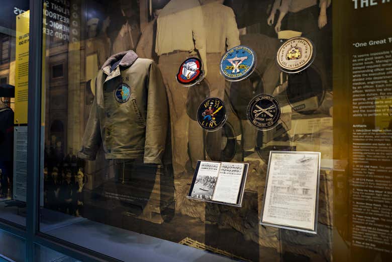 Discovering the exhibition of military uniforms