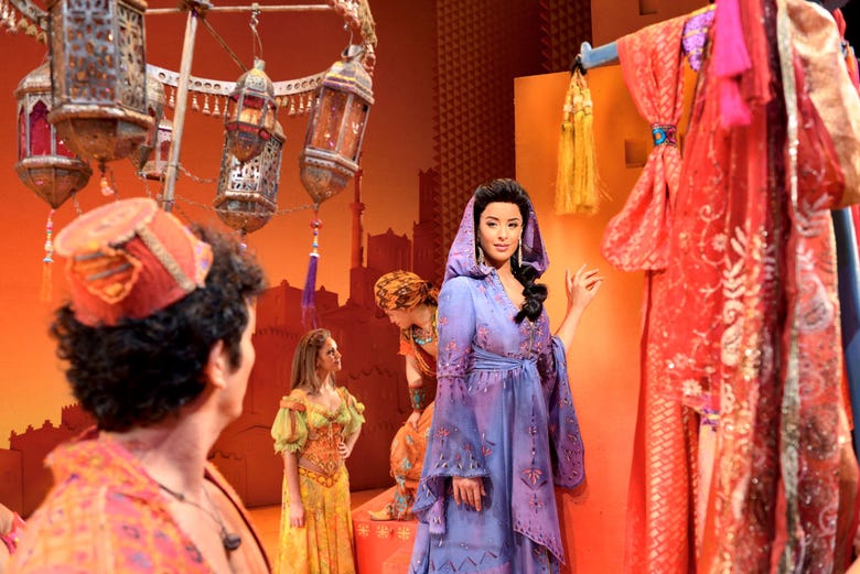 Jasmin e Aladin al Gran Bazar