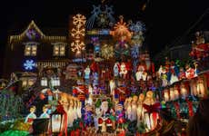 Contrastes de Nova York + Luzes de Natal de Dyker Heights