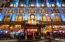 New York Christmas Movie Sites Tour