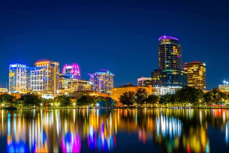 Centro di Orlando visto dalla sponda opposta del fiume