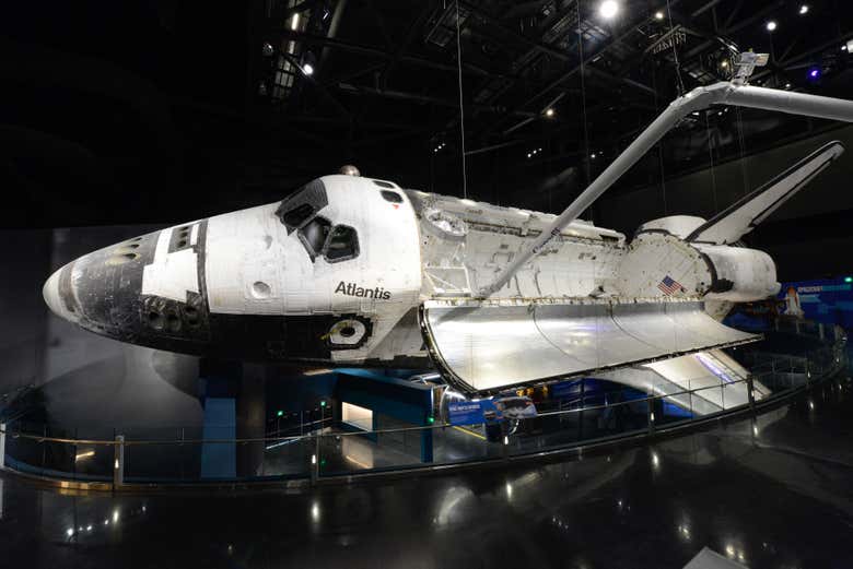 Um foguete no Centro Espacial Kennedy