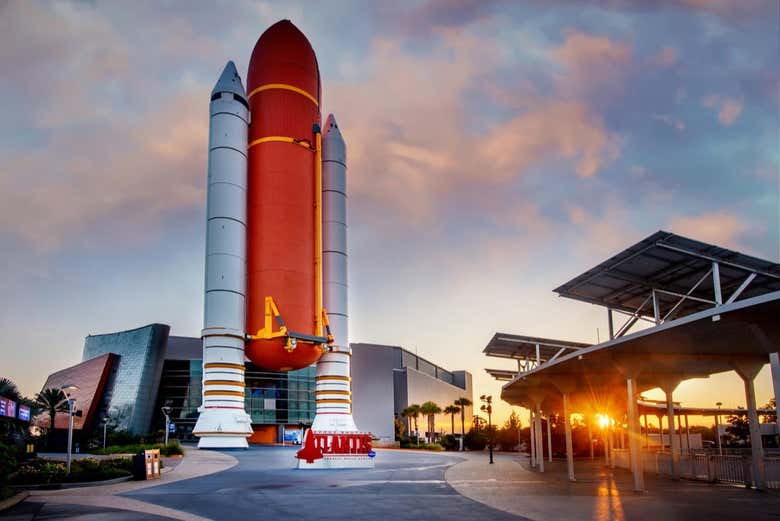 Cohete en el Centro Espacial Kennedy