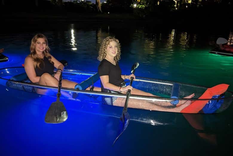 Prêt pour une balade en kayak transparent ?