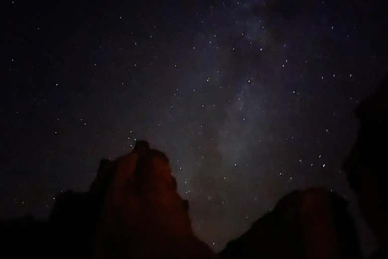 Nos detendremos en puntos amplios para ver estrellas 