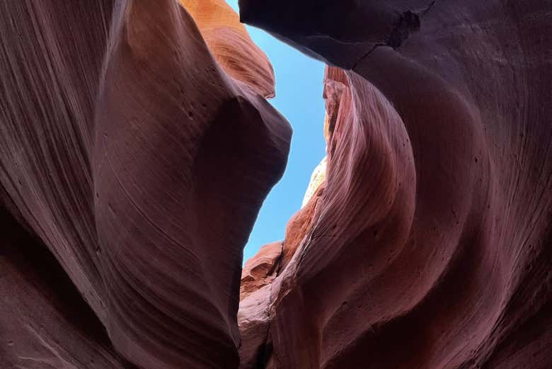 Ranura natural en el cañón Ligai Si' Anii del Valle del Antílope