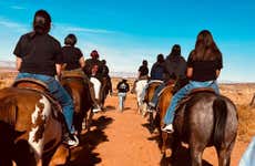 Passeio a cavalo por Horseshoe Bend