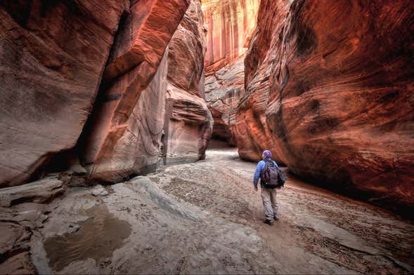 Hiking in Buckskin Gulch Canyon