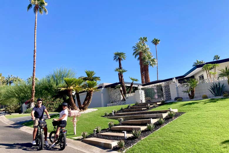 Découvrez les maisons de Palm Springs à vélo