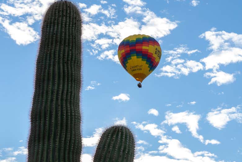 Durante o passeio de balão por Phoenix