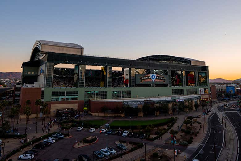 Vistas do Chase Field ao anoitecer