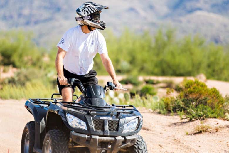 Quad en el desierto de Sonora