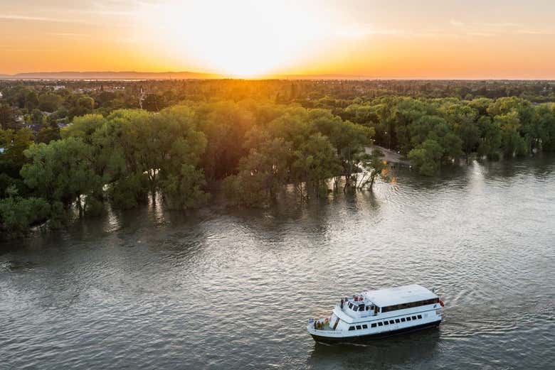 Naviguez sur le fleuve Sacramento
