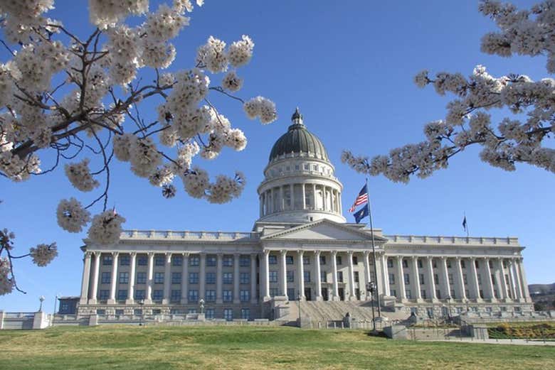 Marvel at the monumental Utah State Capitol