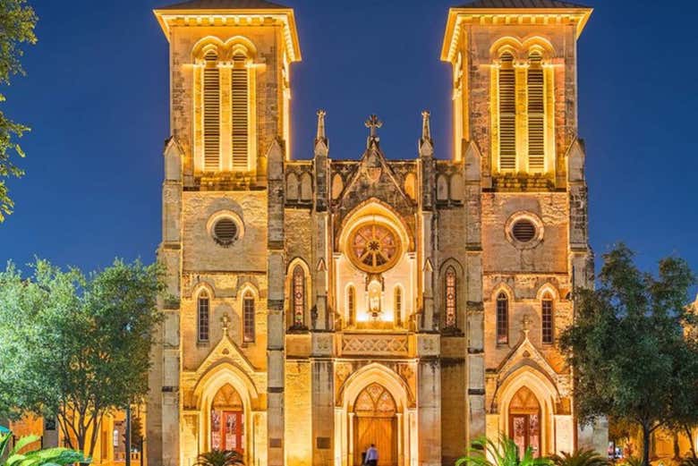 La cathédrale de San Fernando illuminée