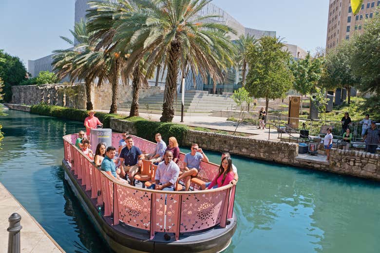 Navegando por el río San Antonio
