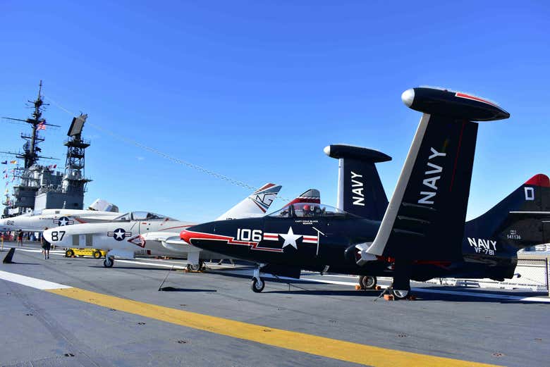 Aircrafts on the aircraft carrier