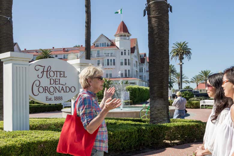 À côté de l'hôtel Del Coronado