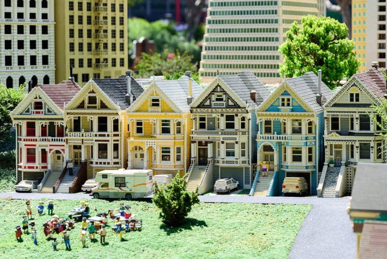 Casas de San Francisco hechas de Lego