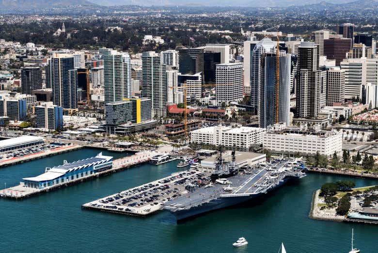Vistas aéreas de los rascacielos de San Diego