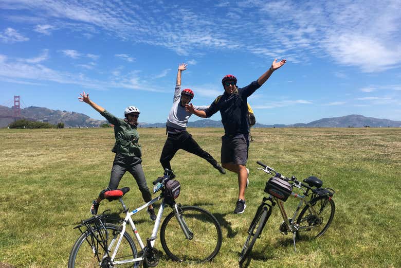 Posando para una foto durante el tour en bicicleta