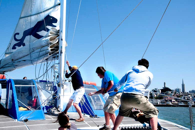 Colaborando en la navegación del catamarán
