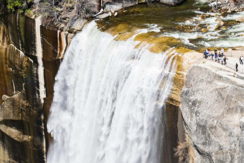 Una de las imponentes cascadas del Parque Nacional de Yosemite