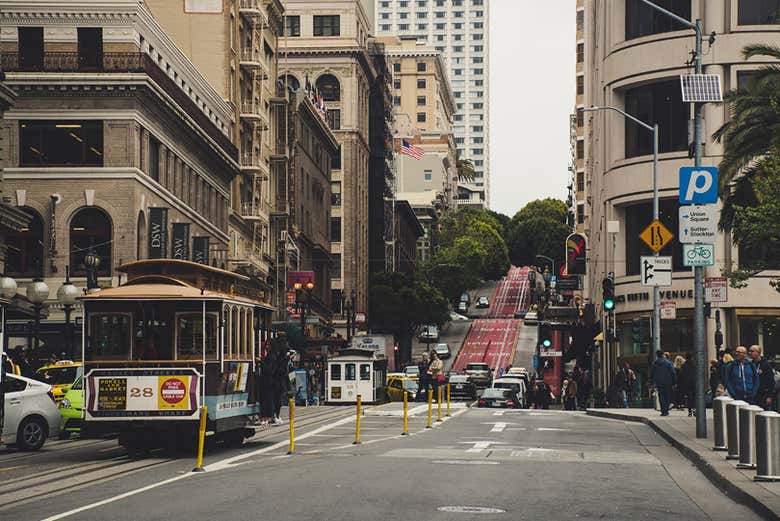 A sinuosa Lombard Street