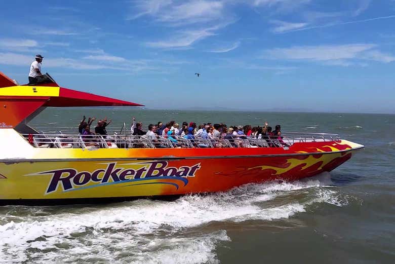 Navegando en RocketBoat por la bahía de San Francisco