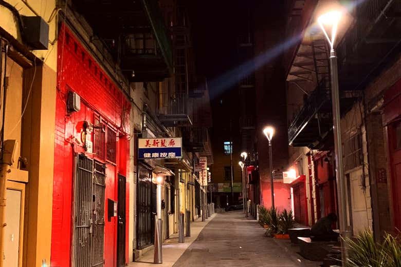 Profitez du free tour de nuit dans le quartier chinois