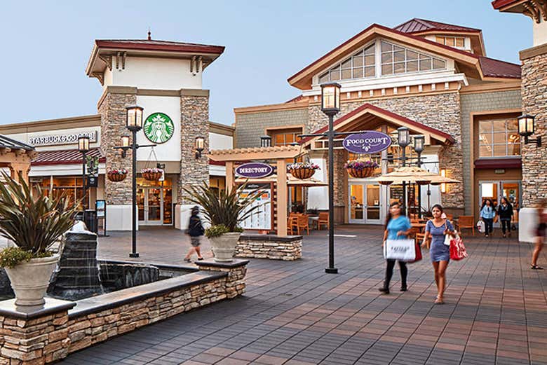 Fazendo compras nos outlets
