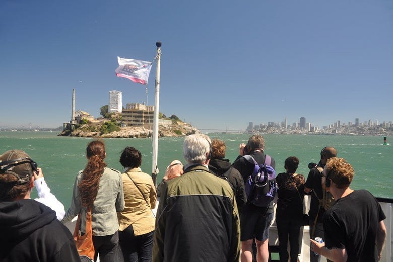 Acercándonos a la isla de Alcatraz