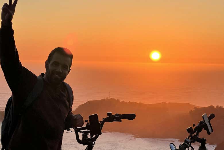 Una foto ricordo con il tramonto sullo sfondo