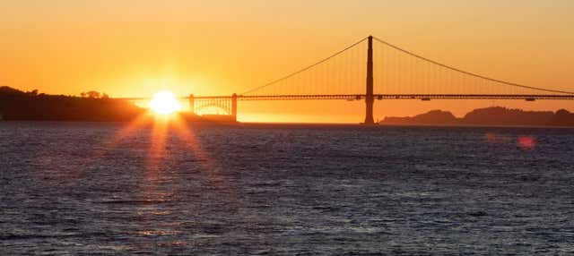 Paseo en barco al atardecer por la bahía de San Francisco