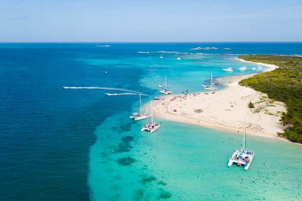 Catamaran Yacht Cruise to Icacos Island