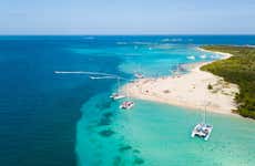 Excursión a Icacos en catamarán