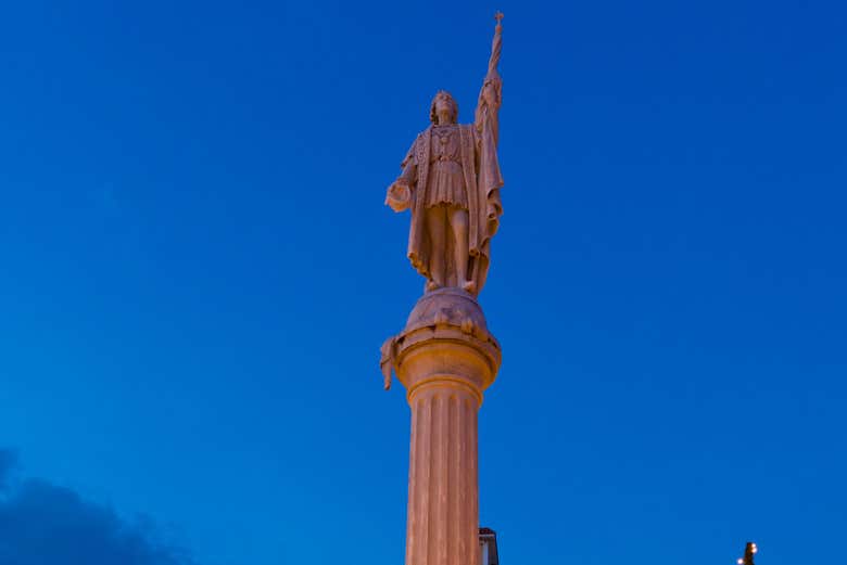 Escultura de la Plaza Colón