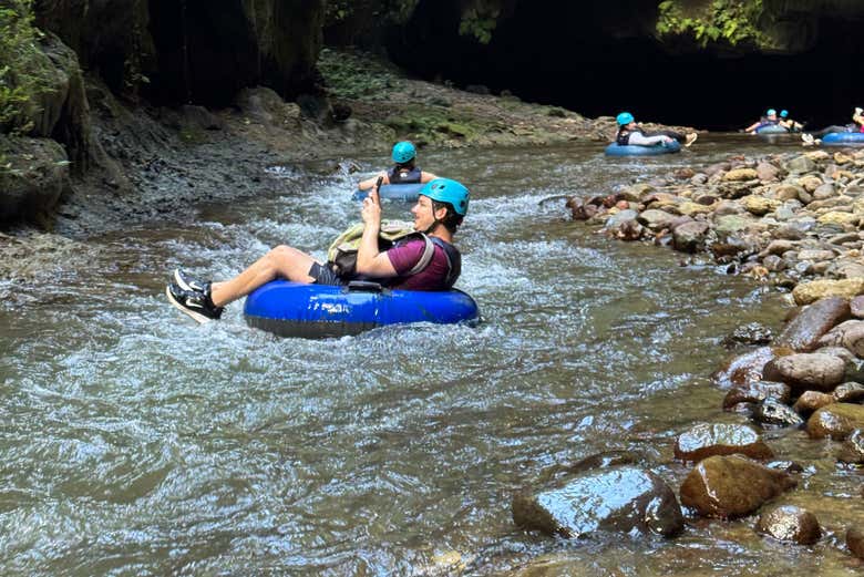Descendiendo por el río Tanama