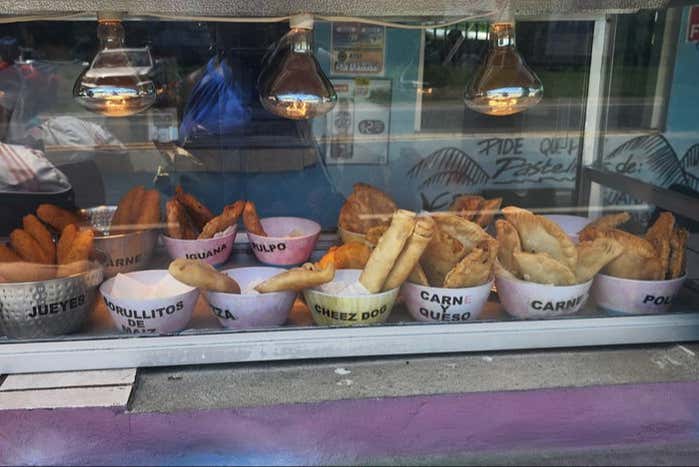 A comida frita no mercado de Piñones