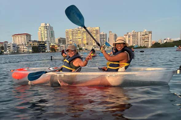 Tour en kayak transparente por la Laguna del Condado