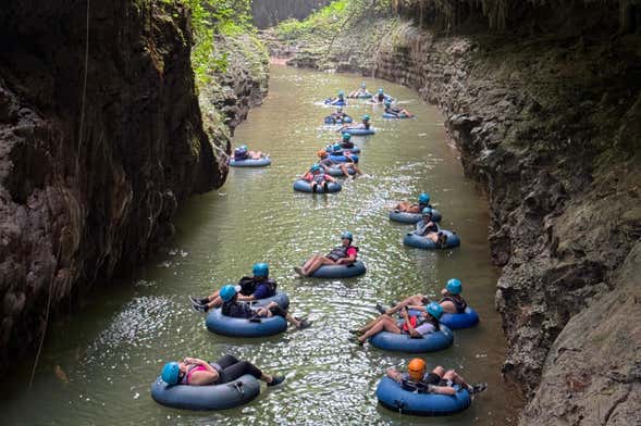 Tubing en el río Tanamá